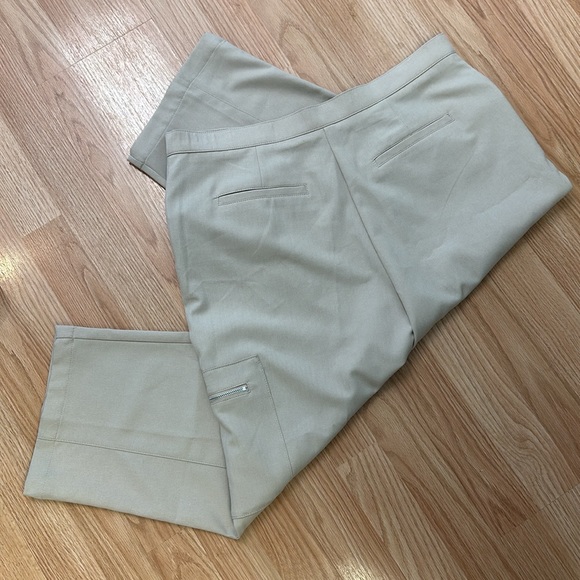 Haggar Beige Capris 💛 - Picture 4 of 4